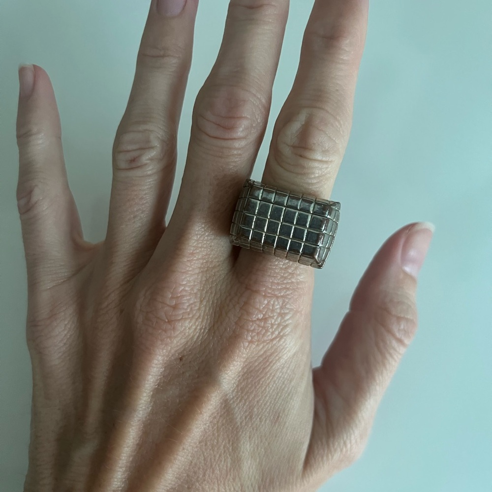 Knuckle Grid Pattern Ring